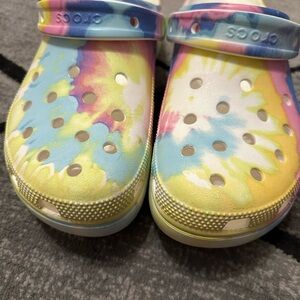 EUC Tie dye colorful Platform Crocs